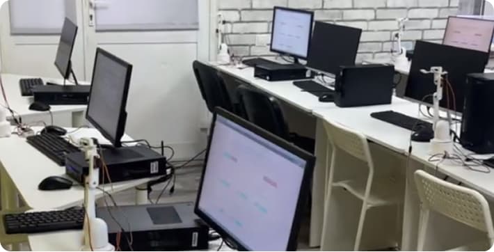 На Левом берегу в Омске открывается первая аудитория для занятий детей робототехникой, программированию БПЛ и ИИ